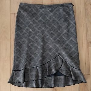 🌷White House Black Market tulip skirt 🌷